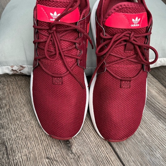 Adidas Women’s Sneakers – Red/White
Size: 6 (fit like a 7.5, slightly roomy) - Picture 2 of 10